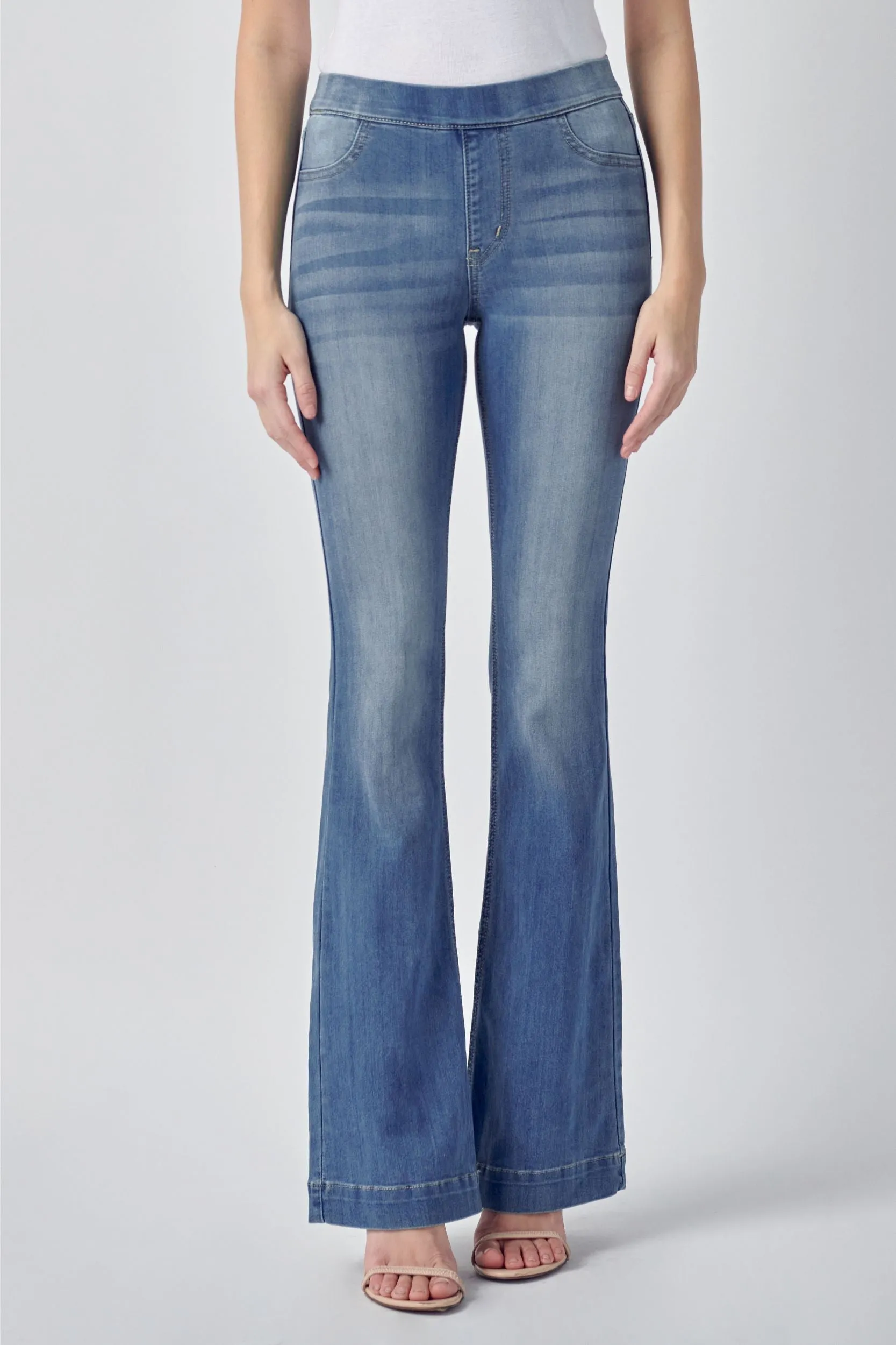 Cello Jeans Pull On Flared Jeggings in Medium Wash