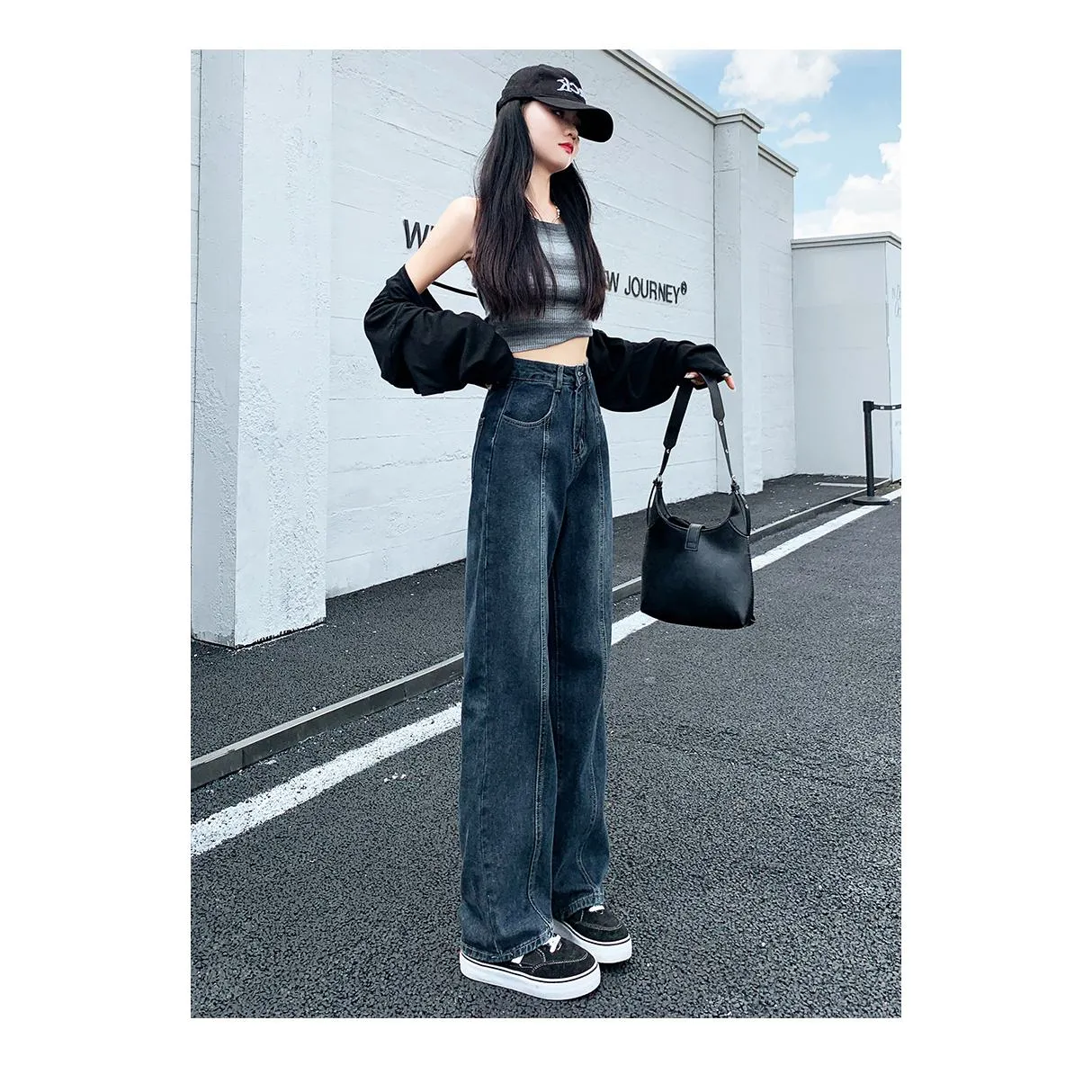 Straight Leg Loose Fit Simplicity High-Waisted Jeans