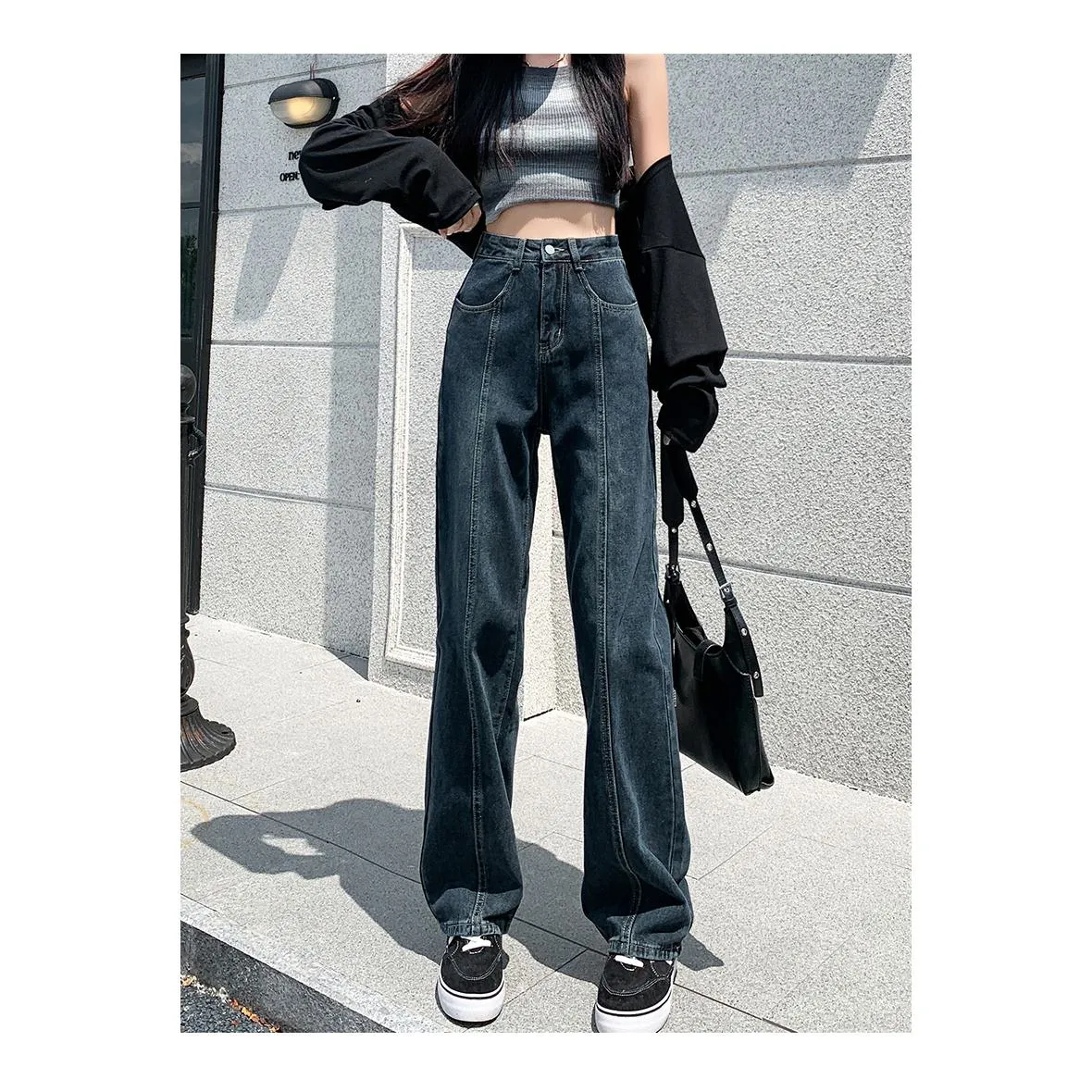 Straight Leg Loose Fit Simplicity High-Waisted Jeans