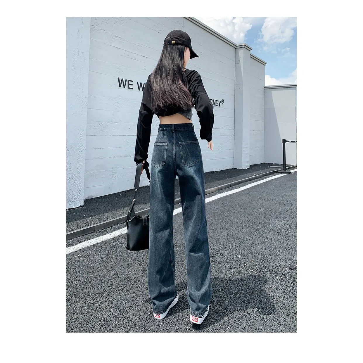Straight Leg Loose Fit Simplicity High-Waisted Jeans