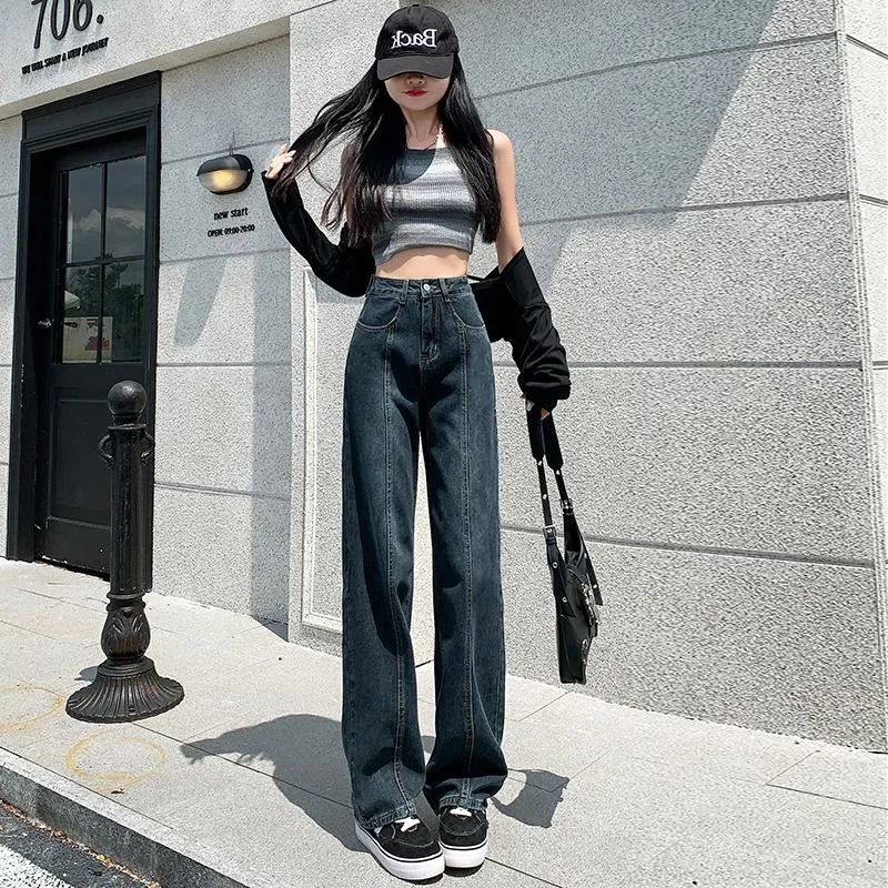 Straight Leg Loose Fit Simplicity High-Waisted Jeans